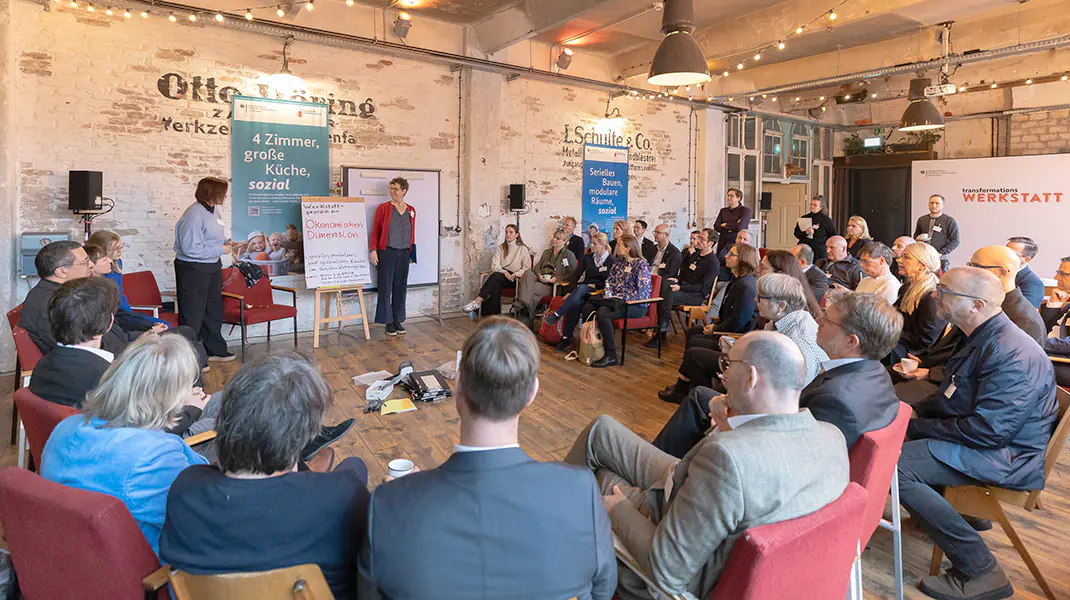 transformationswerkstatt_plenum_moderation_web Moderation & Facilitation, Symbolbild